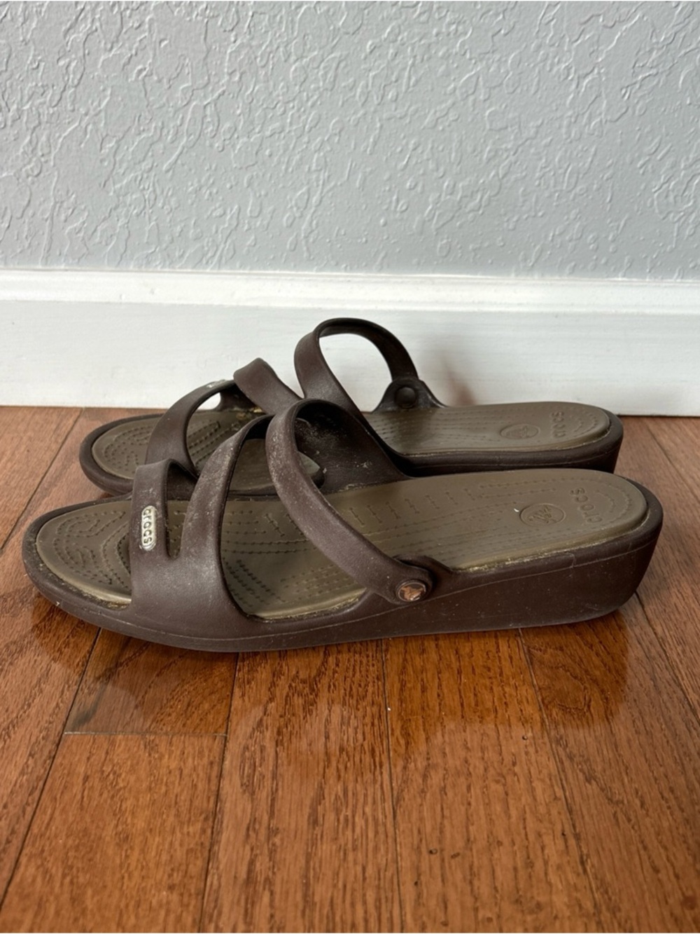 Crocs Patricia Wedges Slip On Sandals Shoes Slides Women’s Size 9 Brown